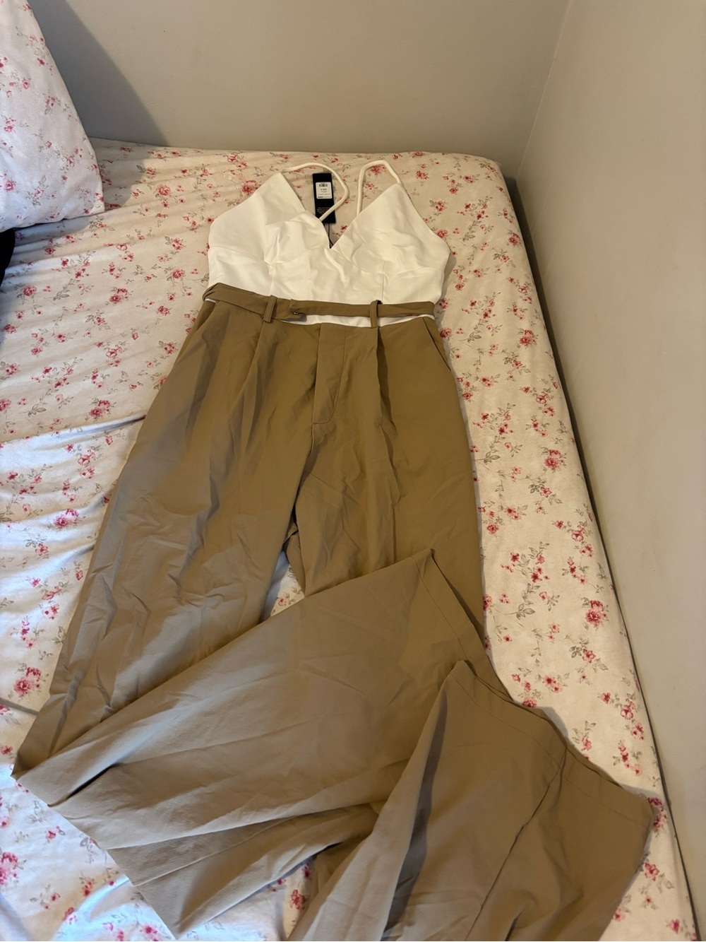 High-Waist Wide Leg Pants in Camel - Picture 4 of 6